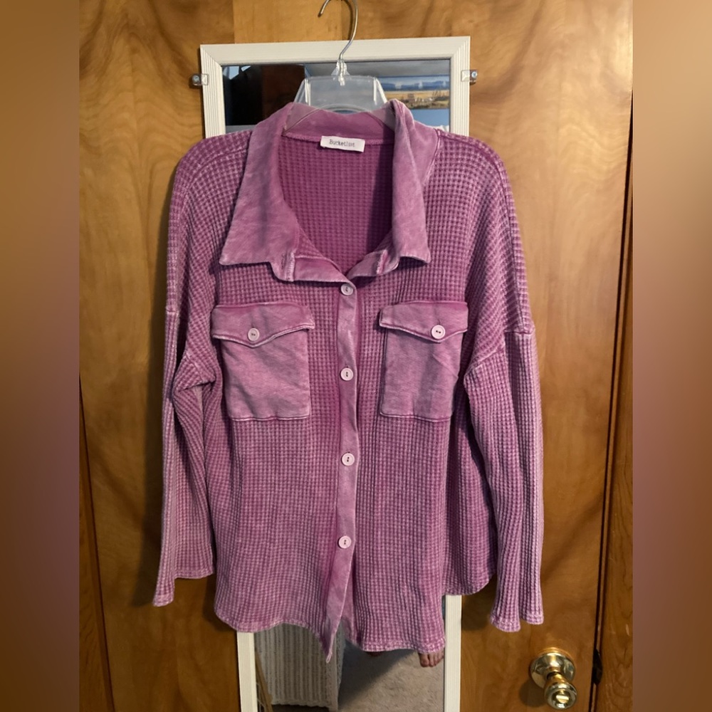Bucket list lightweight a Shacket. Excellent condition